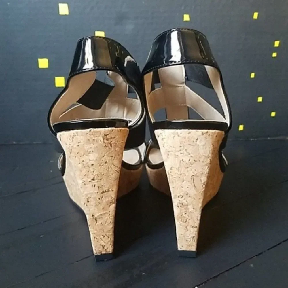 NWOT Adrienne Vittadini Wedges